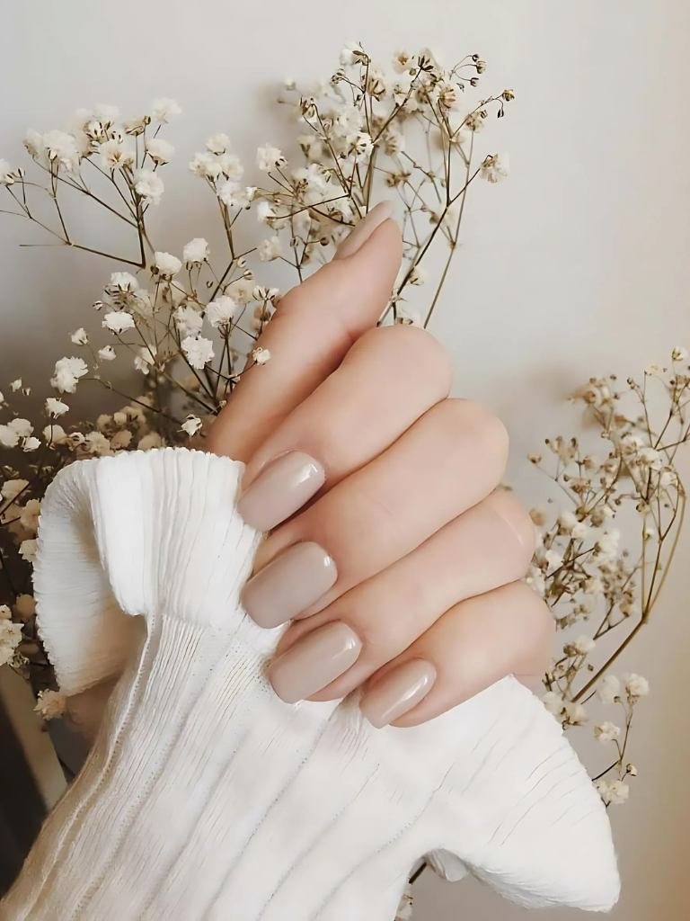 beige nails